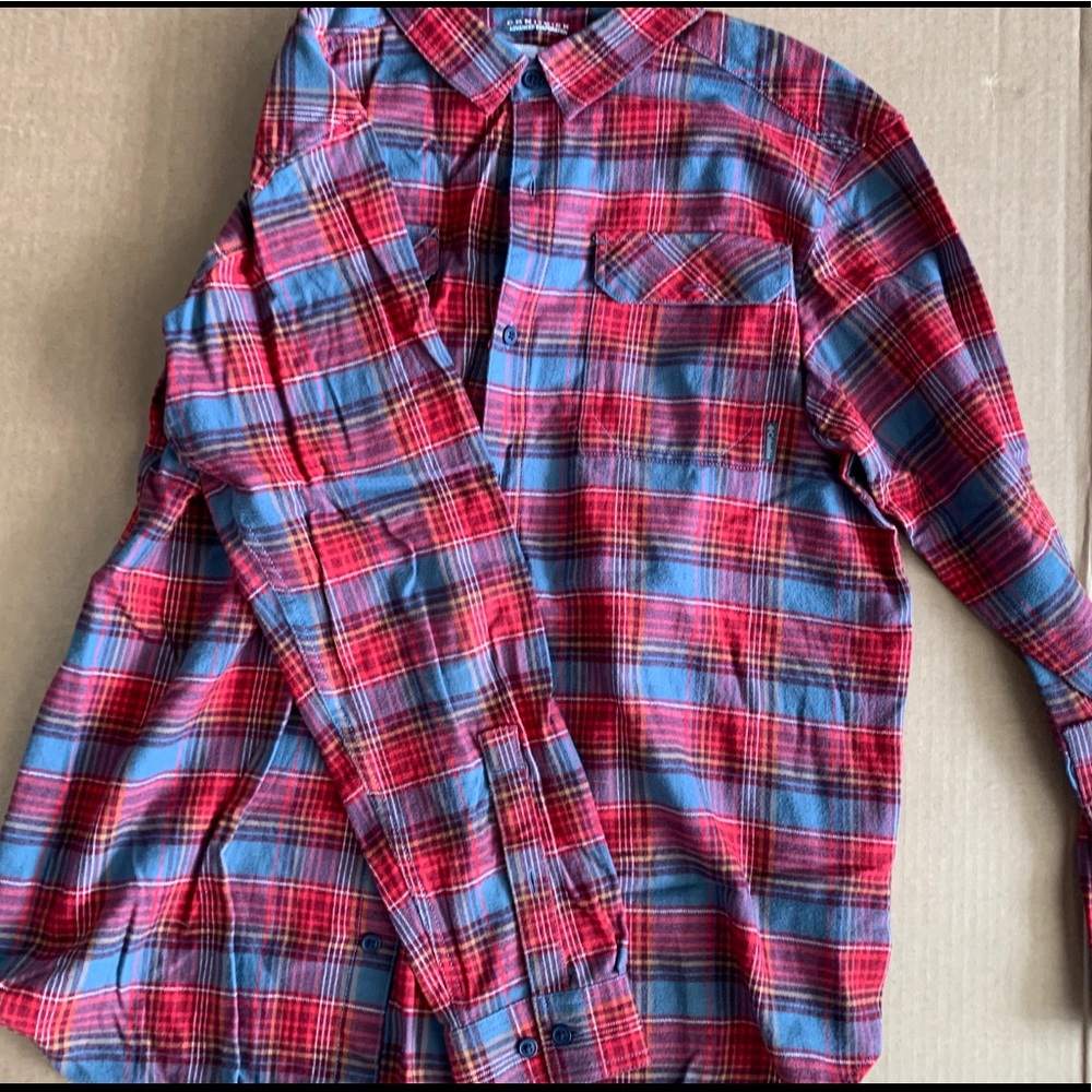 Columbia Omni wick long sleeve button up